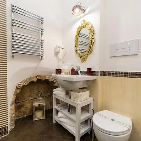 Bed and Breakfast Boutique Epoca Σαλέρνο