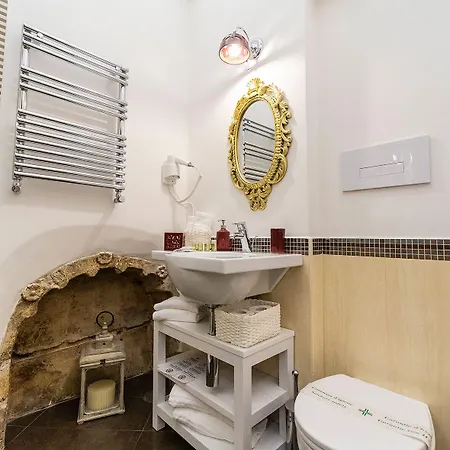 Boutique Epoca Oda ve Kahvaltı Salerno